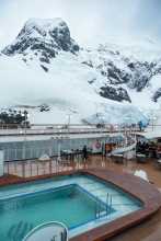 Pool & Außendeck (© Silversea Cruises Ltd.)