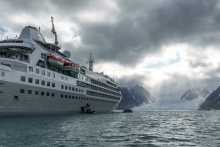 Silver Wind am Monaco Gletscher Spitzbergen (© Silversea Cruises Ltd.)