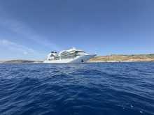 Seabourn Ovation auf Reede