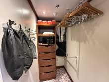 Begehbarer Kleiderschrank